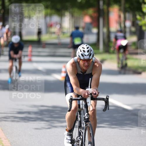 10.08.2025 - GEWOBA Citytriathlon Bremen Yannick Fuchs http://msf.ph/oto/8559996 10.08.2025 14:18:23 Radfahren 47, 75, 94, 100, 131, 147, 255, 295 meine-sportfotos.de