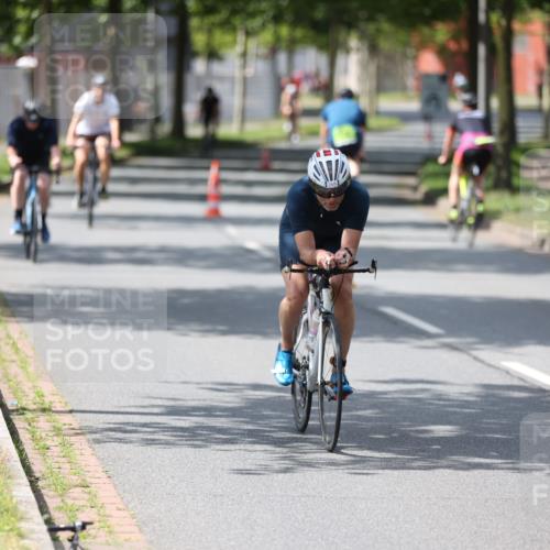 10.08.2025 - GEWOBA Citytriathlon Bremen Yannick Fuchs http://msf.ph/oto/8560004 10.08.2025 14:18:24 Radfahren 47, 75, 94, 100, 131, 147, 255, 295 meine-sportfotos.de