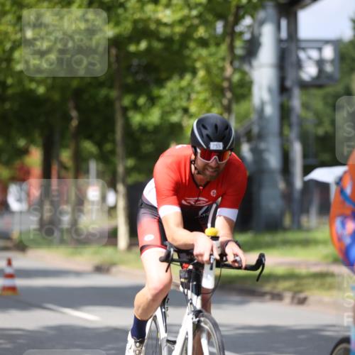 10.08.2025 - GEWOBA Citytriathlon Bremen Yannick Fuchs http://msf.ph/oto/8560049 10.08.2025 12:41:18 Radfahren 568, 609, 660, 665, 705, 730, 755, 803, 830, 849, 862, 934, 1014 meine-sportfotos.de