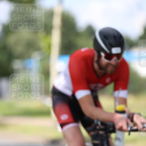 10.08.2025 - GEWOBA Citytriathlon Bremen Yannick Fuchs http://msf.ph/oto/8560055 10.08.2025 12:41:18 Radfahren 568, 609, 660, 665, 705, 730, 755, 803, 830, 849, 862, 934, 1014 meine-sportfotos.de