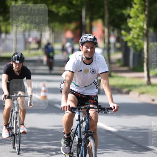 10.08.2025 - GEWOBA Citytriathlon Bremen Yannick Fuchs http://msf.ph/oto/8560059 10.08.2025 14:18:27 Radfahren 47, 75, 94, 100, 131, 147, 255, 295, 314 meine-sportfotos.de