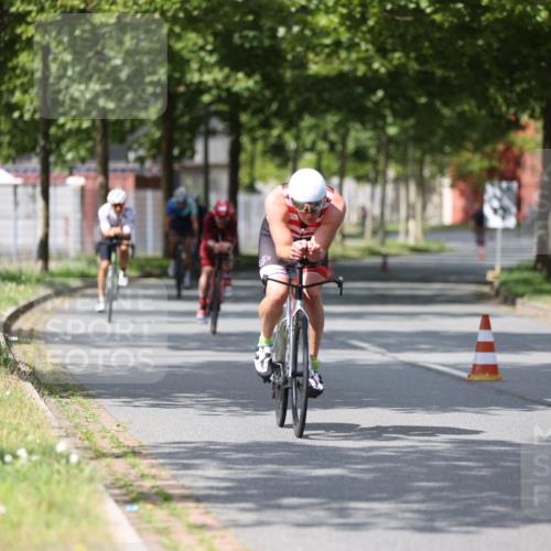 10.08.2025 - GEWOBA Citytriathlon Bremen Yannick Fuchs http://msf.ph/oto/8560062 10.08.2025 12:41:20 Radfahren 568, 609, 660, 665, 705, 730, 755, 830, 849, 862, 934, 1014 meine-sportfotos.de