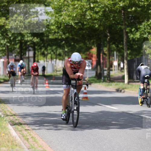 10.08.2025 - GEWOBA Citytriathlon Bremen Yannick Fuchs http://msf.ph/oto/8560072 10.08.2025 12:41:20 Radfahren 568, 609, 660, 665, 705, 730, 755, 830, 849, 862, 934, 1014 meine-sportfotos.de