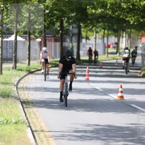 10.08.2025 - GEWOBA Citytriathlon Bremen Yannick Fuchs http://msf.ph/oto/8560112 10.08.2025 14:18:31 Radfahren 47, 75, 94, 100, 131, 147, 255, 295, 314 meine-sportfotos.de