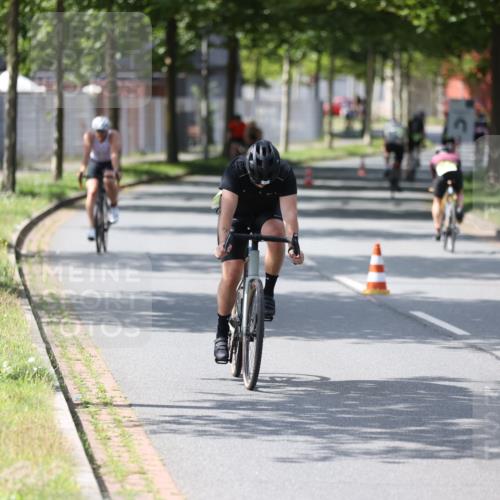 10.08.2025 - GEWOBA Citytriathlon Bremen Yannick Fuchs http://msf.ph/oto/8560120 10.08.2025 14:18:32 Radfahren 30, 47, 75, 94, 100, 131, 147, 255, 314 meine-sportfotos.de