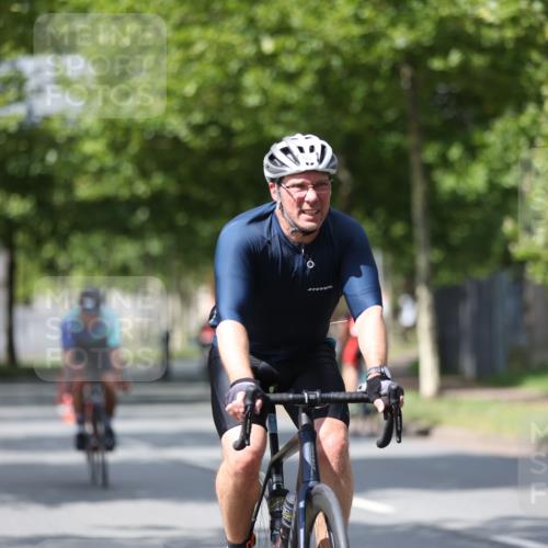 10.08.2025 - GEWOBA Citytriathlon Bremen Yannick Fuchs http://msf.ph/oto/8560123 10.08.2025 12:41:26 Radfahren 609, 619, 705, 730, 755, 830, 849, 862, 934, 1014 meine-sportfotos.de