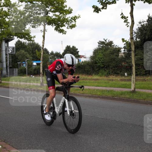 10.08.2025 - GEWOBA Citytriathlon Bremen Yannick Fuchs http://msf.ph/oto/8560131 10.08.2025 12:02:46 Radfahren 566, 637 meine-sportfotos.de