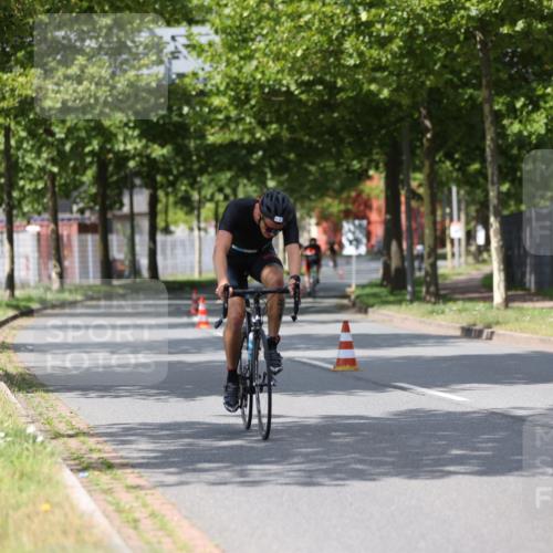 10.08.2025 - GEWOBA Citytriathlon Bremen Yannick Fuchs http://msf.ph/oto/8560165 10.08.2025 12:41:30 Radfahren 609, 619, 663, 705, 730, 755, 830, 849, 862, 1014 meine-sportfotos.de