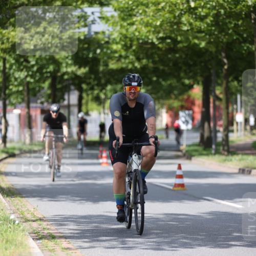 10.08.2025 - GEWOBA Citytriathlon Bremen Yannick Fuchs http://msf.ph/oto/8560180 10.08.2025 12:41:42 Radfahren 609, 614, 619, 623, 663, 923, 983 meine-sportfotos.de