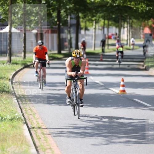 10.08.2025 - GEWOBA Citytriathlon Bremen Yannick Fuchs http://msf.ph/oto/8560191 10.08.2025 14:18:38 Radfahren 30, 47, 50, 81, 94, 100, 106, 131, 147, 255, 314 meine-sportfotos.de