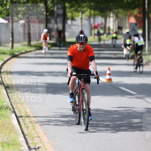 10.08.2025 - GEWOBA Citytriathlon Bremen Yannick Fuchs http://msf.ph/oto/8560224 10.08.2025 14:18:41 Radfahren 30, 47, 50, 81, 94, 106, 131, 314 meine-sportfotos.de