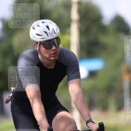 10.08.2025 - GEWOBA Citytriathlon Bremen Yannick Fuchs http://msf.ph/oto/8560237 10.08.2025 12:41:48 Radfahren 614, 623, 663, 923, 926, 983 meine-sportfotos.de