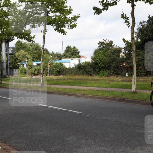 10.08.2025 - GEWOBA Citytriathlon Bremen Yannick Fuchs http://msf.ph/oto/8560253 10.08.2025 12:05:02 Radfahren 618, 690, 701 meine-sportfotos.de