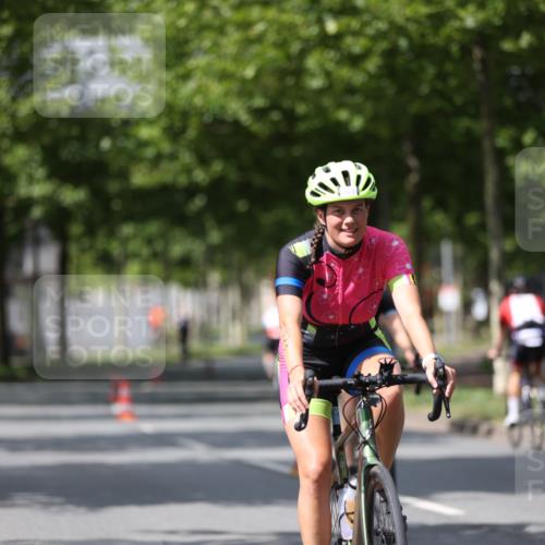 10.08.2025 - GEWOBA Citytriathlon Bremen Yannick Fuchs http://msf.ph/oto/8560272 10.08.2025 12:41:56 Radfahren 614, 623, 923, 926, 983, 1003 meine-sportfotos.de