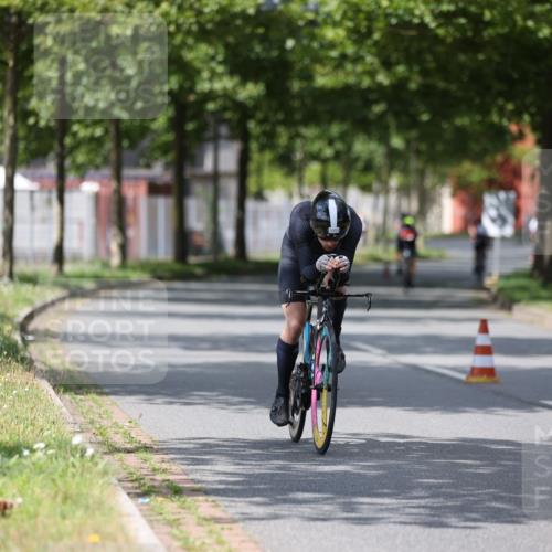10.08.2025 - GEWOBA Citytriathlon Bremen Yannick Fuchs http://msf.ph/oto/8560286 10.08.2025 12:42:03 Radfahren 698, 923, 926, 983, 1003 meine-sportfotos.de