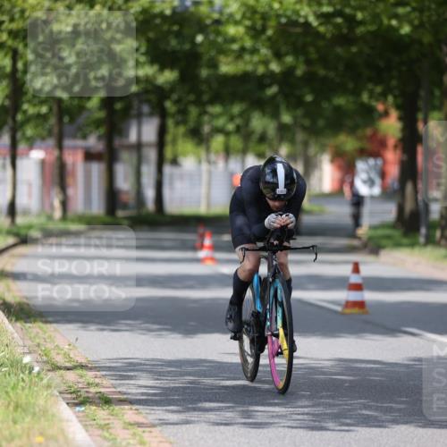 10.08.2025 - GEWOBA Citytriathlon Bremen Yannick Fuchs http://msf.ph/oto/8560291 10.08.2025 12:42:03 Radfahren 698, 923, 926, 983, 1003 meine-sportfotos.de