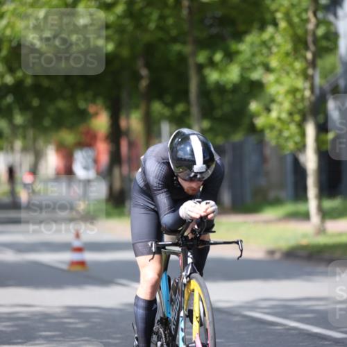 10.08.2025 - GEWOBA Citytriathlon Bremen Yannick Fuchs http://msf.ph/oto/8560300 10.08.2025 12:42:04 Radfahren 698, 923, 926, 1003 meine-sportfotos.de