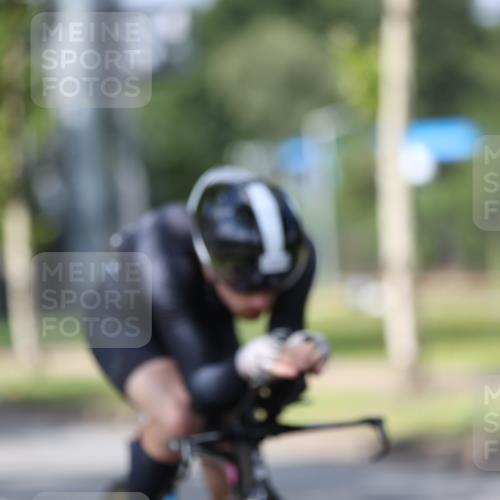10.08.2025 - GEWOBA Citytriathlon Bremen Yannick Fuchs http://msf.ph/oto/8560306 10.08.2025 12:42:04 Radfahren 698, 923, 926, 1003 meine-sportfotos.de