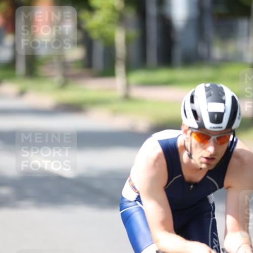 10.08.2025 - GEWOBA Citytriathlon Bremen Yannick Fuchs http://msf.ph/oto/8560336 10.08.2025 14:18:58 Radfahren 50, 81, 101, 106, 116, 139, 261, 264 meine-sportfotos.de