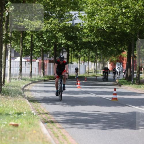 10.08.2025 - GEWOBA Citytriathlon Bremen Yannick Fuchs http://msf.ph/oto/8560342 10.08.2025 12:42:16 Radfahren 595, 613, 698, 754, 1003 meine-sportfotos.de