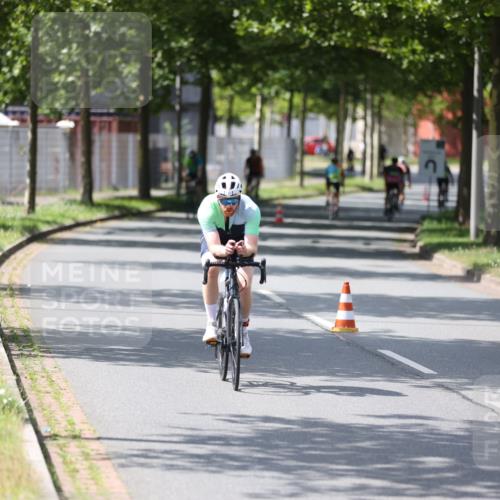 10.08.2025 - GEWOBA Citytriathlon Bremen Yannick Fuchs http://msf.ph/oto/8560344 10.08.2025 14:18:59 Radfahren 81, 101, 106, 116, 139, 261, 264 meine-sportfotos.de