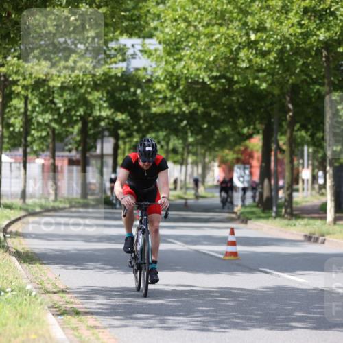 10.08.2025 - GEWOBA Citytriathlon Bremen Yannick Fuchs http://msf.ph/oto/8560349 10.08.2025 12:42:17 Radfahren 595, 613, 698, 754, 1003 meine-sportfotos.de