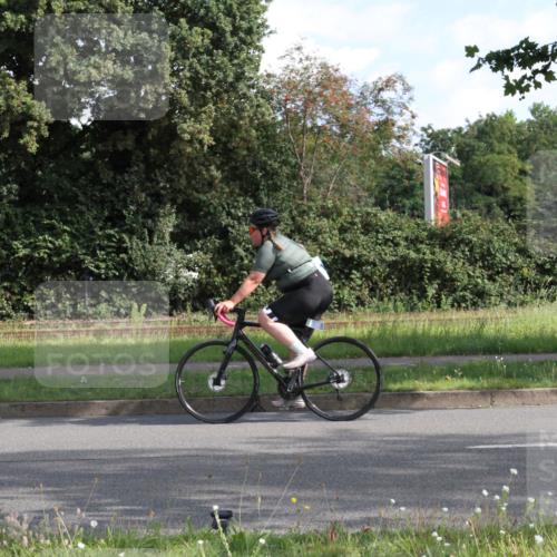 10.08.2025 - GEWOBA Citytriathlon Bremen Yannick Fuchs http://msf.ph/oto/8560350 10.08.2025 10:38:07 Radfahren 19, 93, 207, 247, 458, 482 meine-sportfotos.de