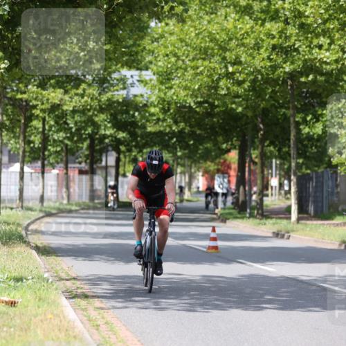 10.08.2025 - GEWOBA Citytriathlon Bremen Yannick Fuchs http://msf.ph/oto/8560353 10.08.2025 12:42:17 Radfahren 595, 613, 698, 754, 1003 meine-sportfotos.de