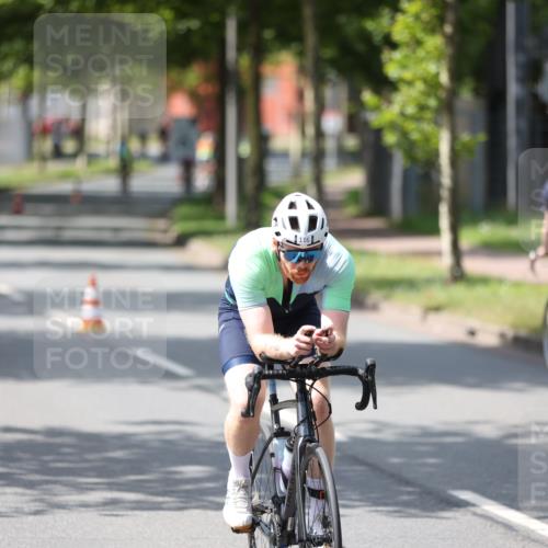 10.08.2025 - GEWOBA Citytriathlon Bremen Yannick Fuchs http://msf.ph/oto/8560354 10.08.2025 14:19:00 Radfahren 81, 101, 106, 116, 139, 261, 264 meine-sportfotos.de