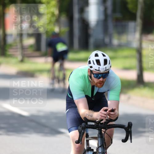 10.08.2025 - GEWOBA Citytriathlon Bremen Yannick Fuchs http://msf.ph/oto/8560362 10.08.2025 14:19:01 Radfahren 101, 106, 116, 139, 261, 264 meine-sportfotos.de