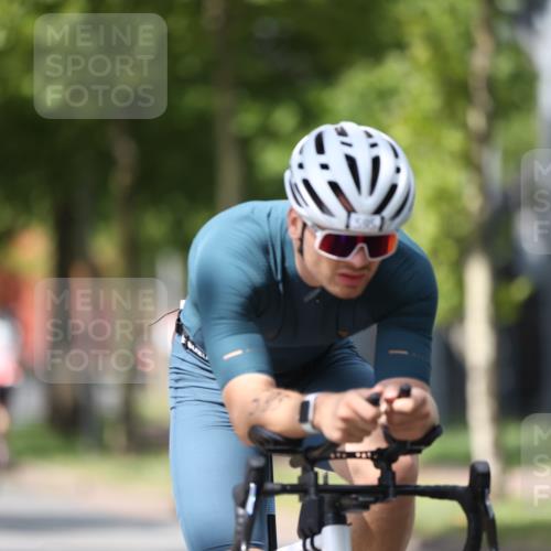 10.08.2025 - GEWOBA Citytriathlon Bremen Yannick Fuchs http://msf.ph/oto/8560387 10.08.2025 12:42:23 Radfahren 595, 611, 613, 698, 754 meine-sportfotos.de