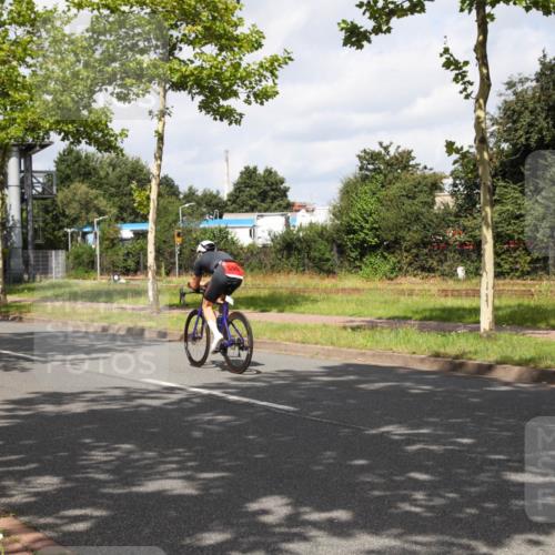 10.08.2025 - GEWOBA Citytriathlon Bremen Yannick Fuchs http://msf.ph/oto/8560407 10.08.2025 12:07:07 Radfahren 558, 623 meine-sportfotos.de