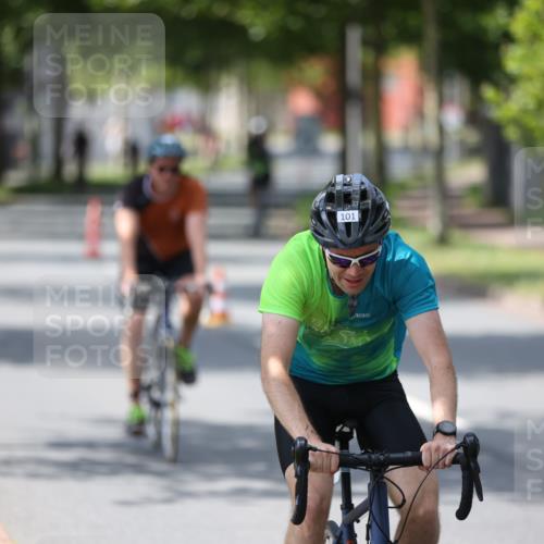 10.08.2025 - GEWOBA Citytriathlon Bremen Yannick Fuchs http://msf.ph/oto/8560408 10.08.2025 14:19:08 Radfahren 101, 116, 126, 139, 162, 201, 254, 261, 264 meine-sportfotos.de