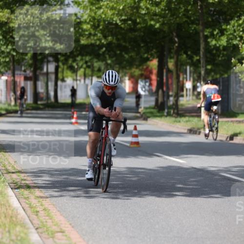 10.08.2025 - GEWOBA Citytriathlon Bremen Yannick Fuchs http://msf.ph/oto/8560413 10.08.2025 12:42:34 Radfahren 595, 611, 613, 944, 953 meine-sportfotos.de