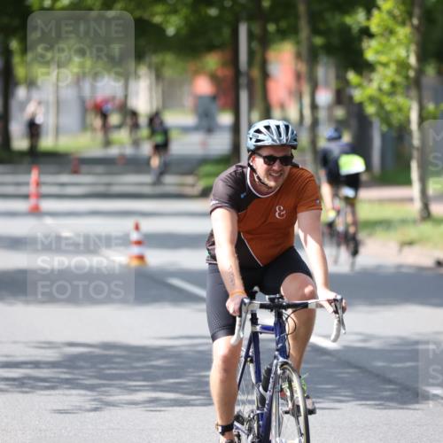 10.08.2025 - GEWOBA Citytriathlon Bremen Yannick Fuchs http://msf.ph/oto/8560417 10.08.2025 14:19:09 Radfahren 101, 116, 124, 126, 139, 162, 201, 254, 261, 264 meine-sportfotos.de