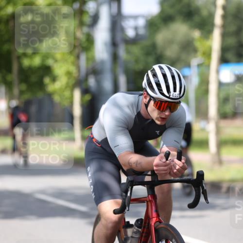 10.08.2025 - GEWOBA Citytriathlon Bremen Yannick Fuchs http://msf.ph/oto/8560420 10.08.2025 12:42:35 Radfahren 595, 611, 613, 944, 953 meine-sportfotos.de