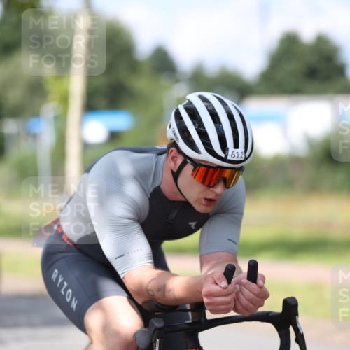 10.08.2025 - GEWOBA Citytriathlon Bremen Yannick Fuchs http://msf.ph/oto/8560423 10.08.2025 12:42:35 Radfahren 595, 611, 613, 944, 953 meine-sportfotos.de