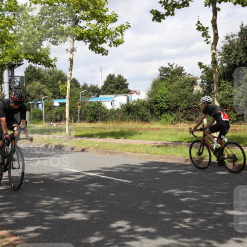 10.08.2025 - GEWOBA Citytriathlon Bremen Yannick Fuchs http://msf.ph/oto/8560433 10.08.2025 12:07:32 Radfahren 559, 650, 693, 705, 706, 721, 740, 786, 815, 831 meine-sportfotos.de