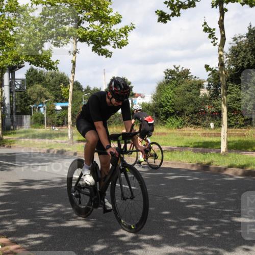 10.08.2025 - GEWOBA Citytriathlon Bremen Yannick Fuchs http://msf.ph/oto/8560436 10.08.2025 12:07:32 Radfahren 559, 650, 693, 705, 706, 721, 740, 786, 815, 831 meine-sportfotos.de