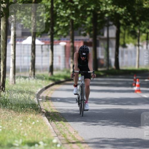 10.08.2025 - GEWOBA Citytriathlon Bremen Yannick Fuchs http://msf.ph/oto/8560437 10.08.2025 12:42:37 Radfahren 595, 611, 613, 909, 944, 953 meine-sportfotos.de
