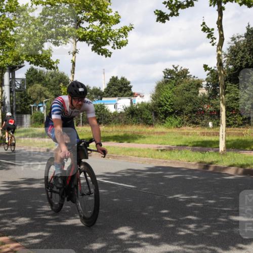10.08.2025 - GEWOBA Citytriathlon Bremen Yannick Fuchs http://msf.ph/oto/8560439 10.08.2025 12:07:33 Radfahren 559, 646, 650, 693, 705, 706, 721, 740, 786, 815, 831 meine-sportfotos.de