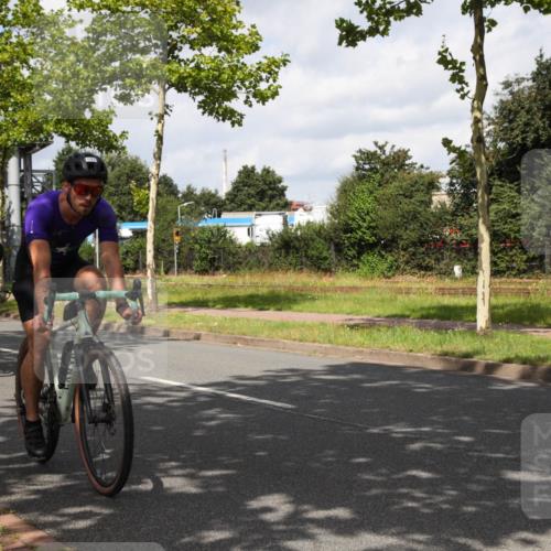 10.08.2025 - GEWOBA Citytriathlon Bremen Yannick Fuchs http://msf.ph/oto/8560449 10.08.2025 12:07:40 Radfahren 559, 609, 646, 650, 693, 705, 706, 721, 723, 740, 815, 879 meine-sportfotos.de