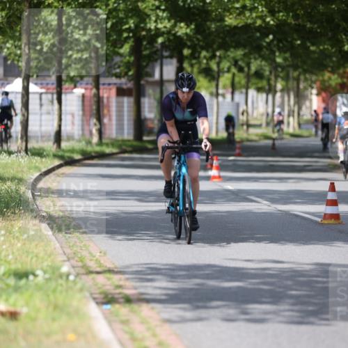 10.08.2025 - GEWOBA Citytriathlon Bremen Yannick Fuchs http://msf.ph/oto/8560469 10.08.2025 12:42:41 Radfahren 611, 850, 909, 944, 953 meine-sportfotos.de