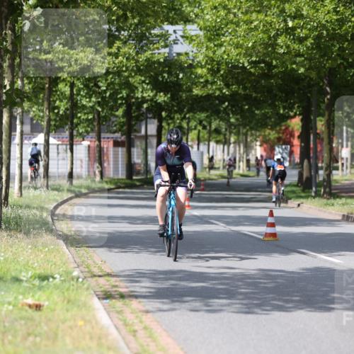 10.08.2025 - GEWOBA Citytriathlon Bremen Yannick Fuchs http://msf.ph/oto/8560474 10.08.2025 12:42:42 Radfahren 611, 850, 909, 944, 953 meine-sportfotos.de
