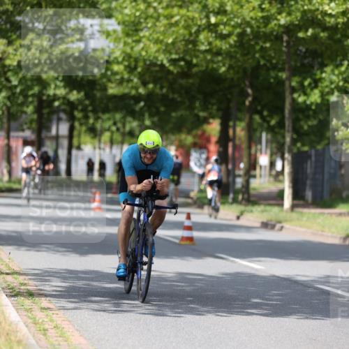 10.08.2025 - GEWOBA Citytriathlon Bremen Yannick Fuchs http://msf.ph/oto/8560506 10.08.2025 12:42:49 Radfahren 628, 644, 684, 710, 846, 850, 871, 909, 944, 953 meine-sportfotos.de