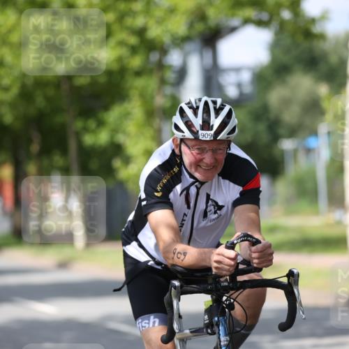 10.08.2025 - GEWOBA Citytriathlon Bremen Yannick Fuchs http://msf.ph/oto/8560543 10.08.2025 12:42:55 Radfahren 628, 644, 684, 710, 846, 850, 871, 889, 909 meine-sportfotos.de