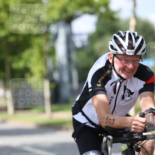 10.08.2025 - GEWOBA Citytriathlon Bremen Yannick Fuchs http://msf.ph/oto/8560545 10.08.2025 12:42:55 Radfahren 628, 644, 684, 710, 846, 850, 871, 889, 909 meine-sportfotos.de