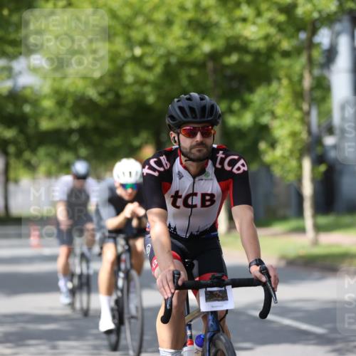 10.08.2025 - GEWOBA Citytriathlon Bremen Yannick Fuchs http://msf.ph/oto/8560568 10.08.2025 12:42:57 Radfahren 628, 644, 677, 684, 710, 846, 850, 871, 889, 909 meine-sportfotos.de