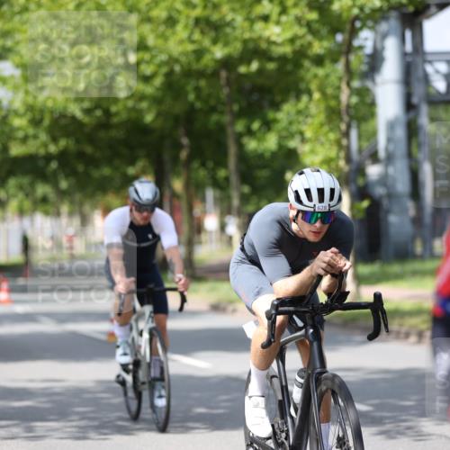 10.08.2025 - GEWOBA Citytriathlon Bremen Yannick Fuchs http://msf.ph/oto/8560570 10.08.2025 12:42:58 Radfahren 628, 644, 677, 684, 710, 846, 850, 871, 889, 909 meine-sportfotos.de
