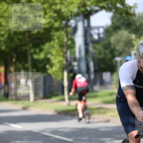 10.08.2025 - GEWOBA Citytriathlon Bremen Yannick Fuchs http://msf.ph/oto/8560584 10.08.2025 12:42:59 Radfahren 628, 644, 677, 684, 710, 846, 850, 871, 889, 909 meine-sportfotos.de